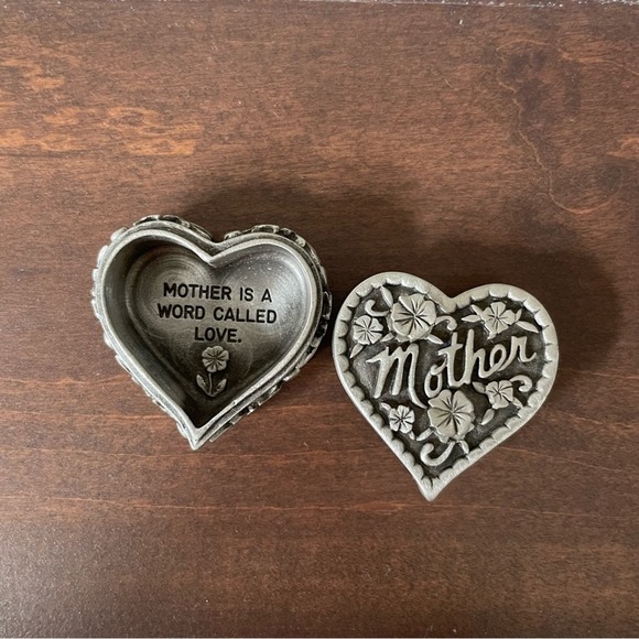 Vintage Pewter Ms Dee Trinket Box, Pin, Earrings For Mother - Picture 10 of 10